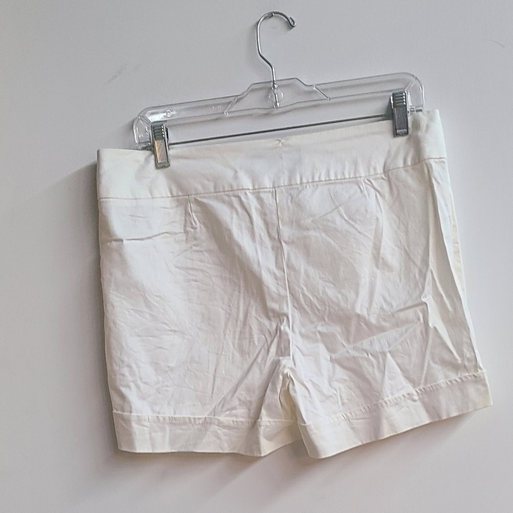 Le Chateau Shorts - Picture 8 of 9